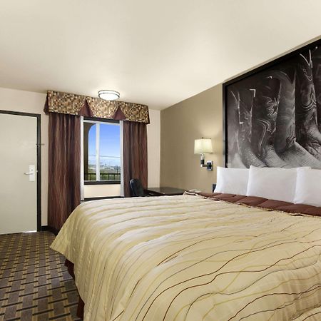 Super 8 By Wyndham Fort Worth Tx Oda fotoğraf